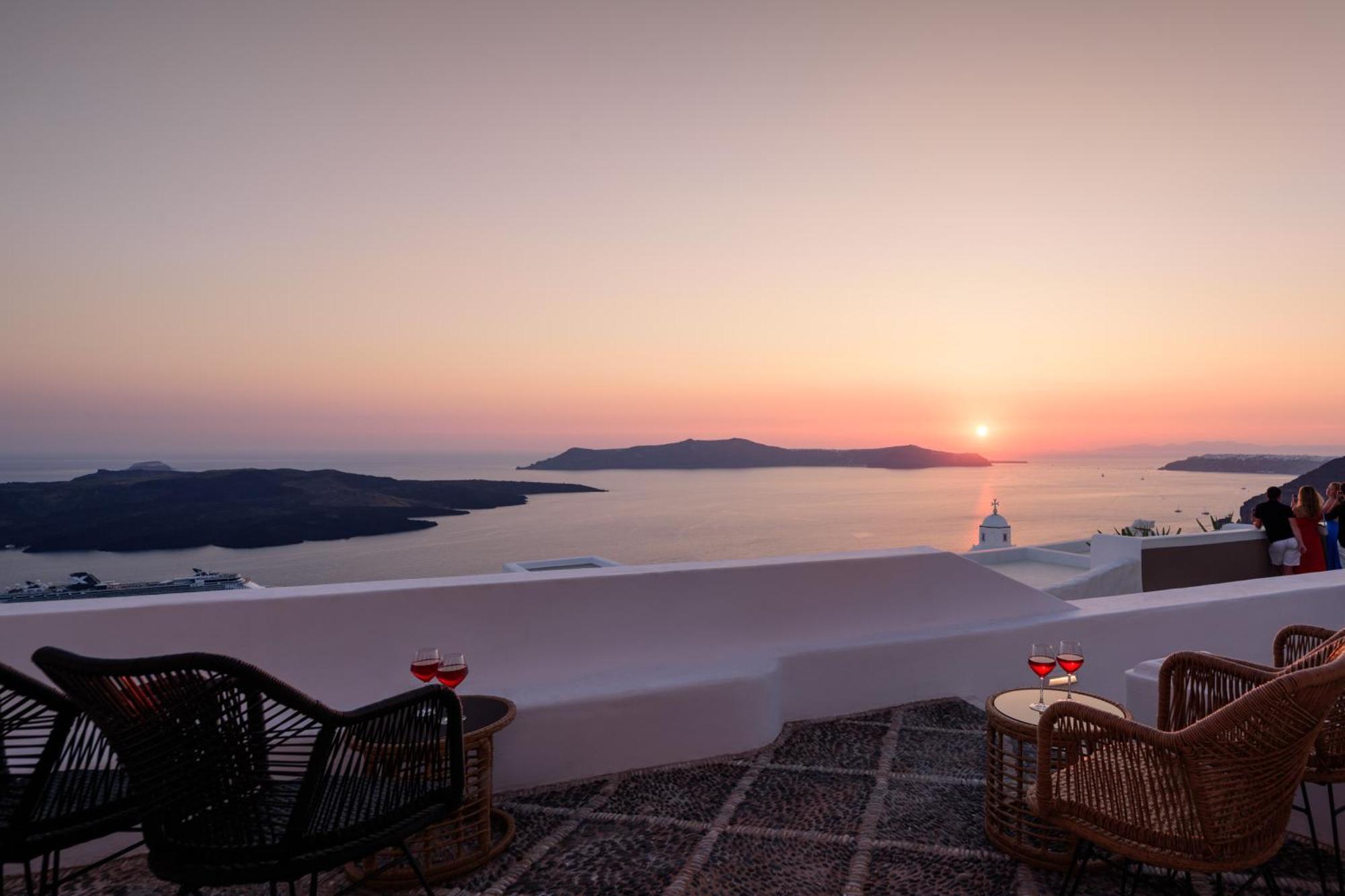 Anemos Family Suites Fíra Kültér fotó