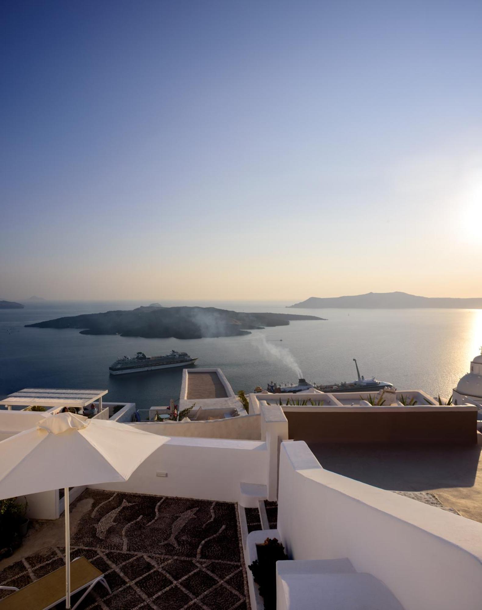 Anemos Family Suites Fíra Kültér fotó