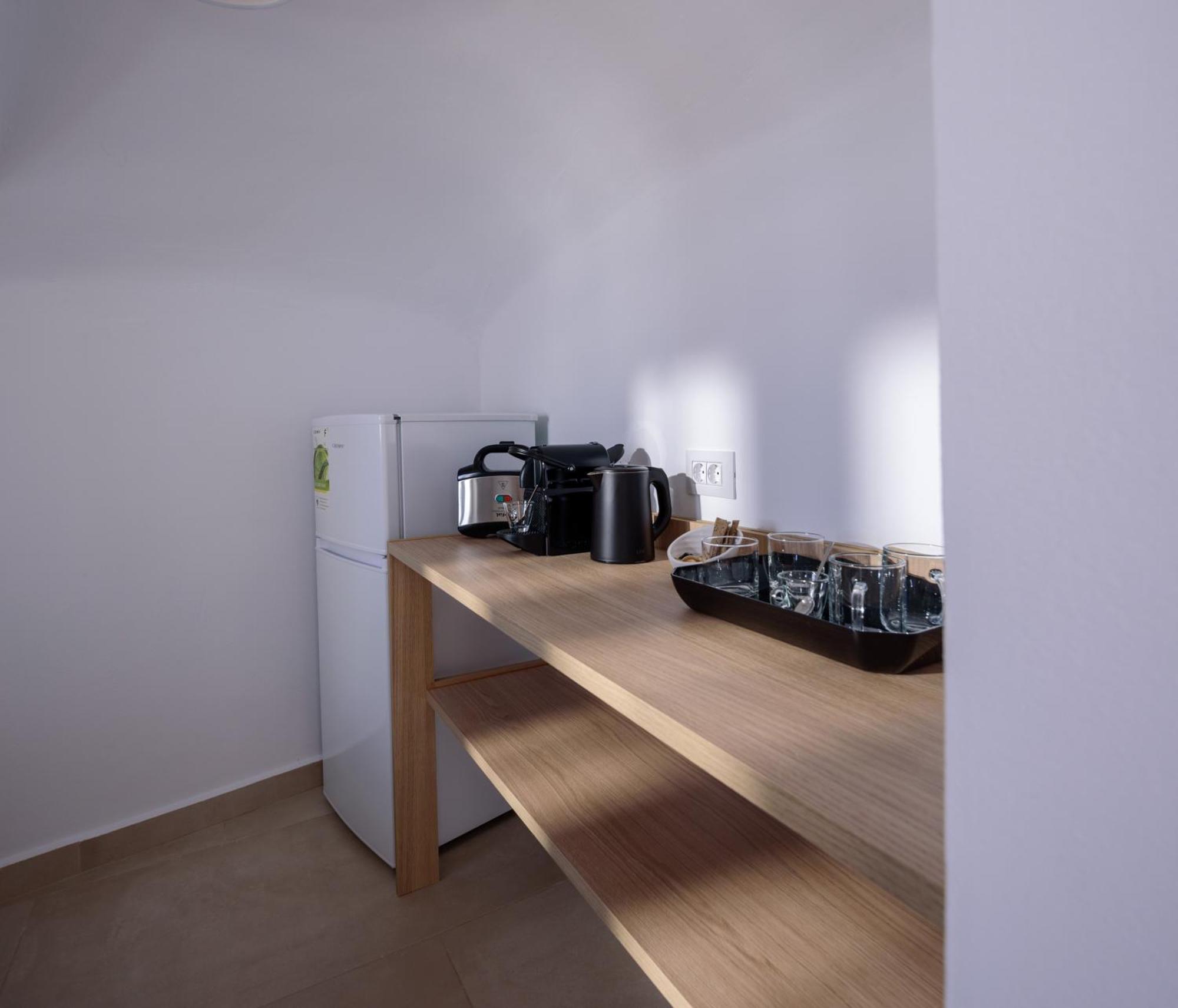 Anemos Family Suites Fíra Kültér fotó